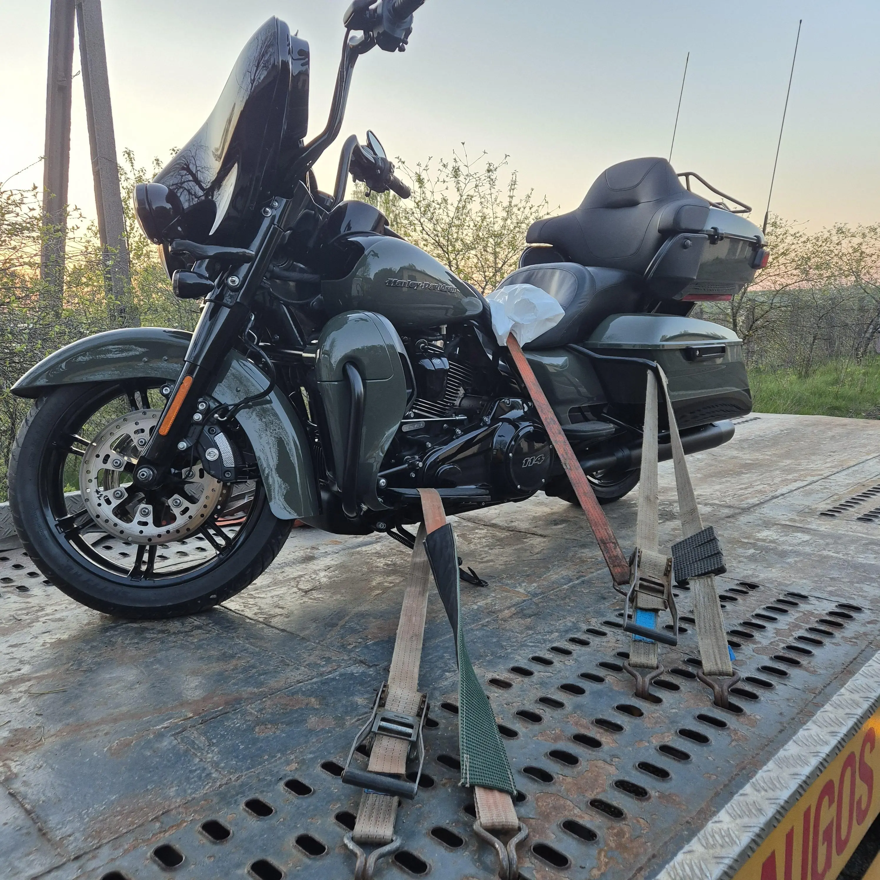Tralas motociklų transportavimas
